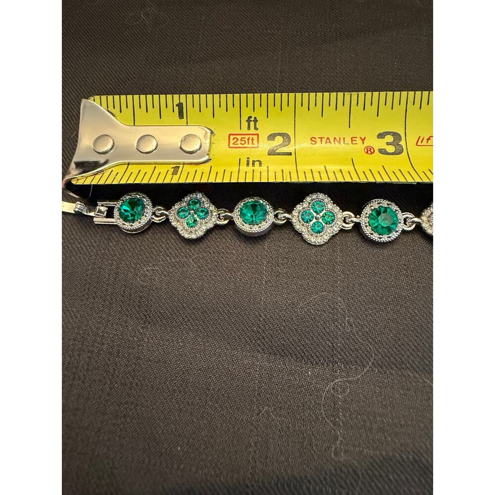 925 Over Stainless Steel NWOT 6” bracelet with geometric faceted green crystals - Picture 5 of 6